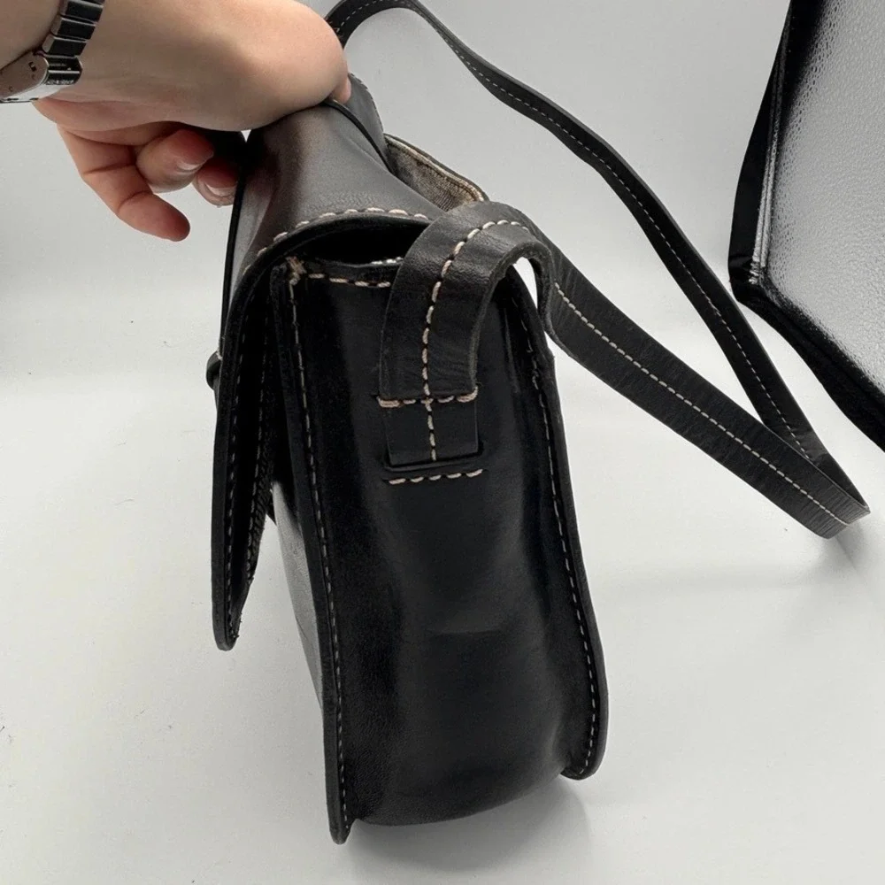 Fossil Shoulder Bag Structured Black Leather Contrast Stitch Vintage Y2K Purse